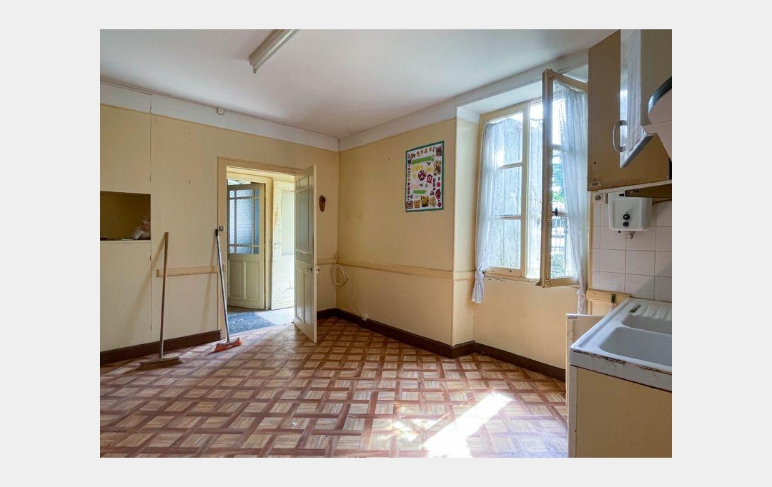 Agence Immobilière Berland Bennett : Maison / Villa | SAUZE-VAUSSAIS (79190) | 214 m2 | 76 300 € 