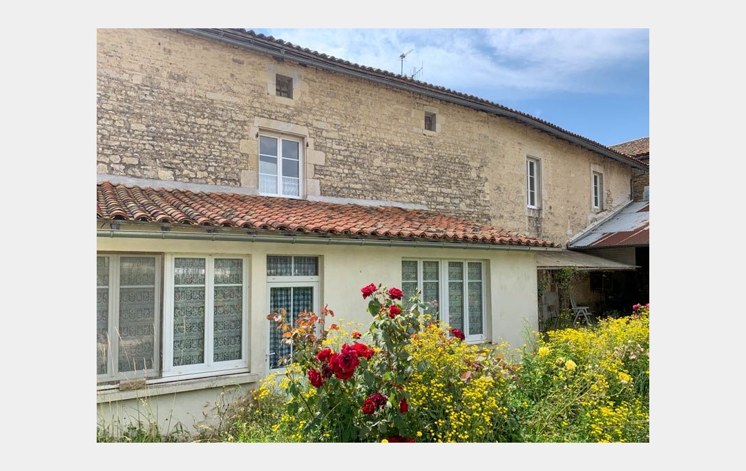 Agence Immobilière Berland Bennett : Maison / Villa | SAUZE-VAUSSAIS (79190) | 214 m2 | 129 600 € 