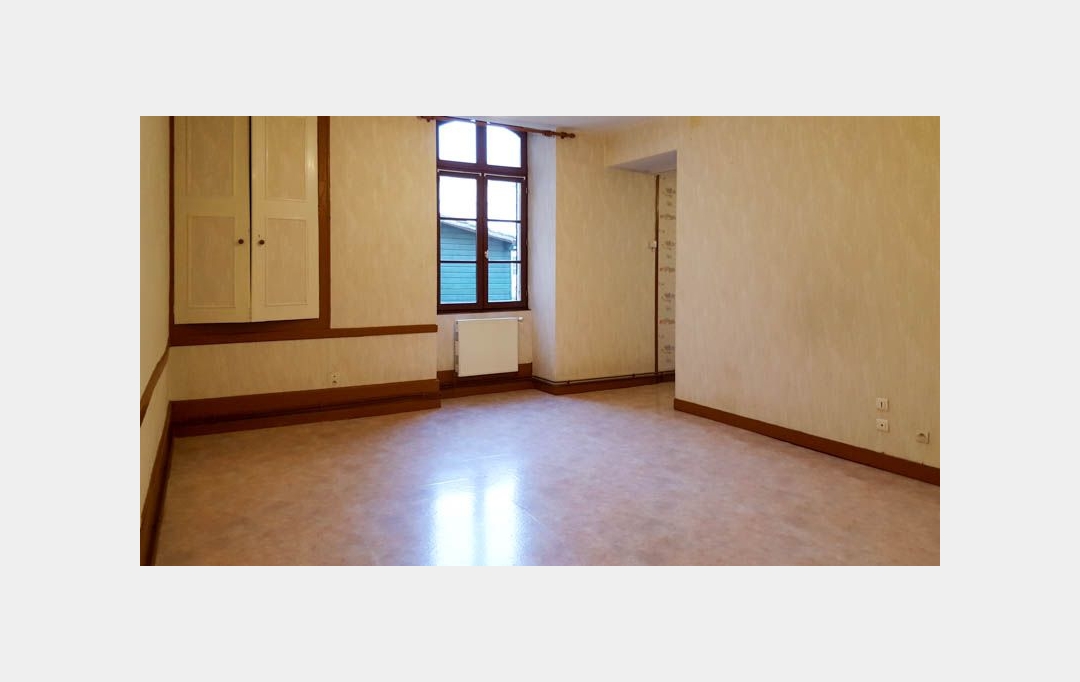 Agence Immobilière Berland Bennett : House | RUFFEC (16700) | 280 m2 | 315 000 € 