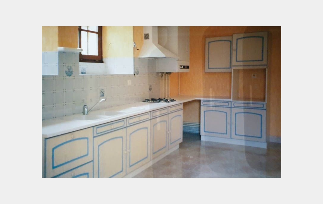 Agence Immobilière Berland Bennett : Maison / Villa | RUFFEC (16700) | 280 m2 | 315 000 € 