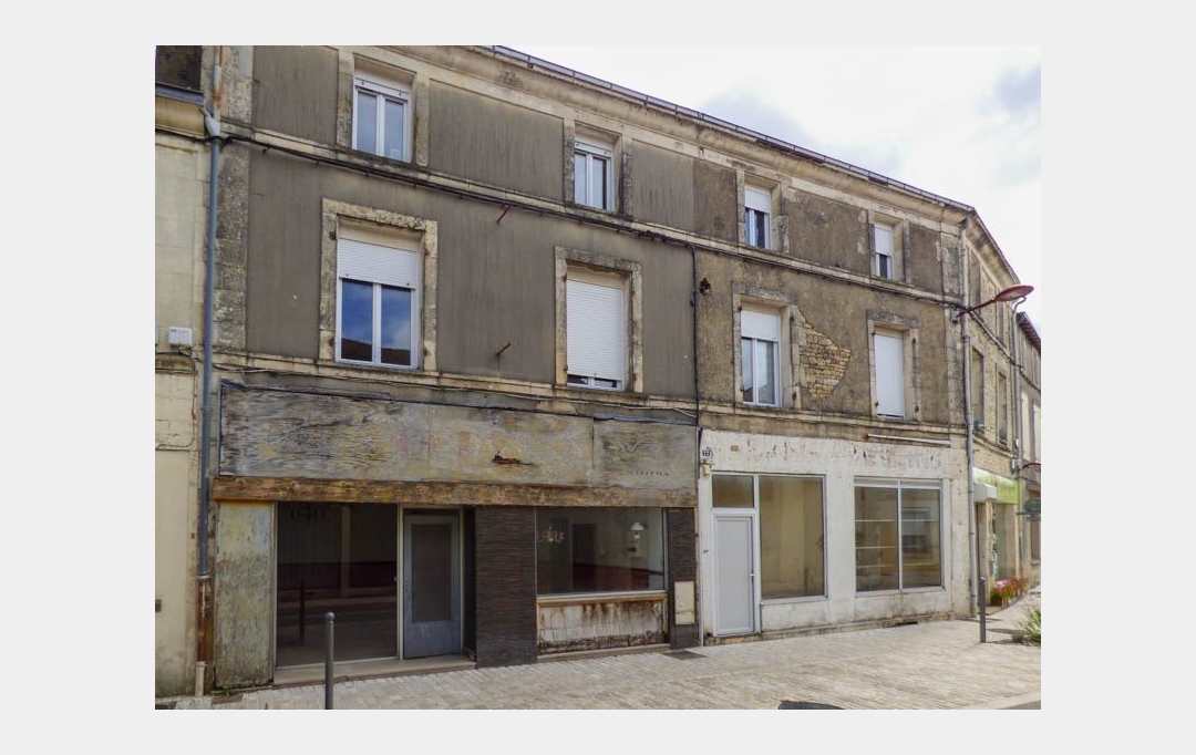 Agence Immobilière Berland Bennett : Local / Bureau | SAUZE-VAUSSAIS (79190) | 274 m2 | 66 480 € 