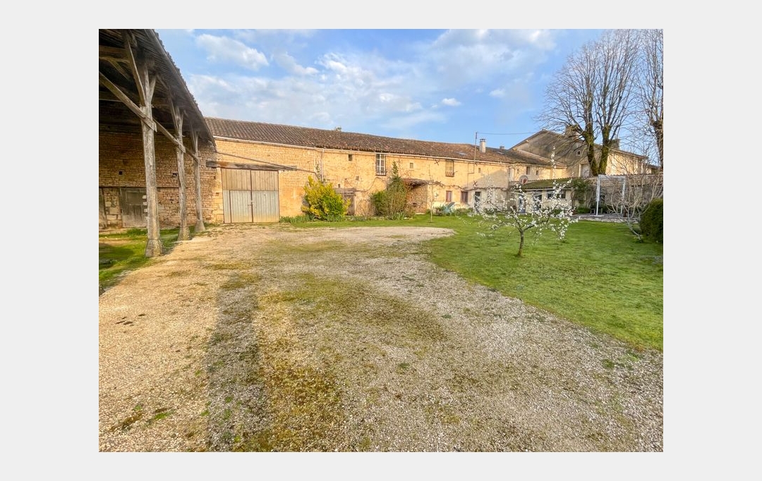 Agence Immobilière Berland Bennett : Maison / Villa | SAUZE-VAUSSAIS (79190) | 165 m2 | 254 200 € 