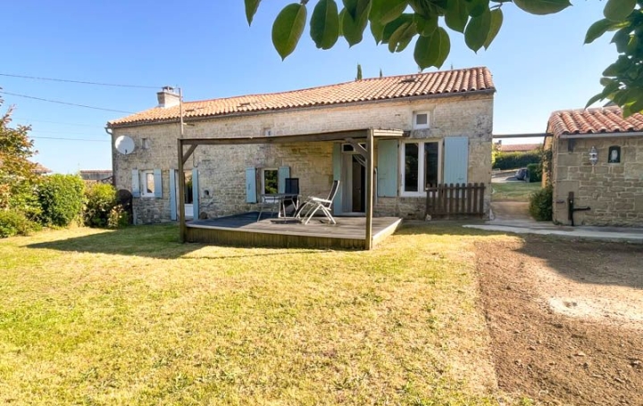 Maison   CHEF-BOUTONNE  135 m2 173 000 € 