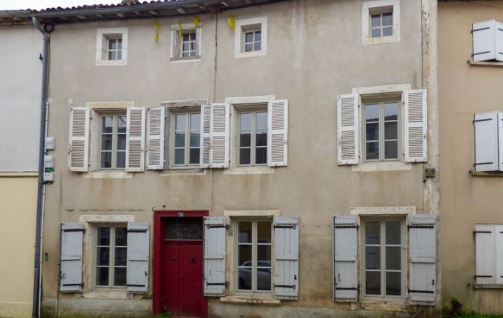  Agence Immobilière Berland Bennett Maison / Villa | CHEF-BOUTONNE (79110) | 163 m2 | 109 000 € 